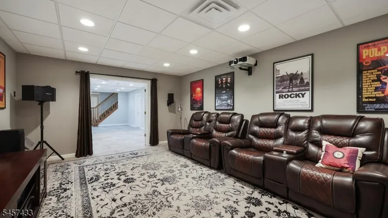8 Downingtown Ct Warren, NJ 07059