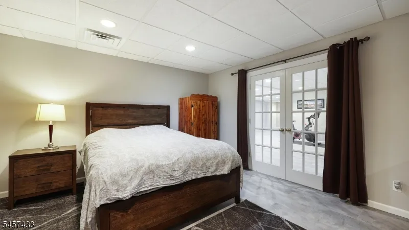 8 Downingtown Ct Warren, NJ 07059