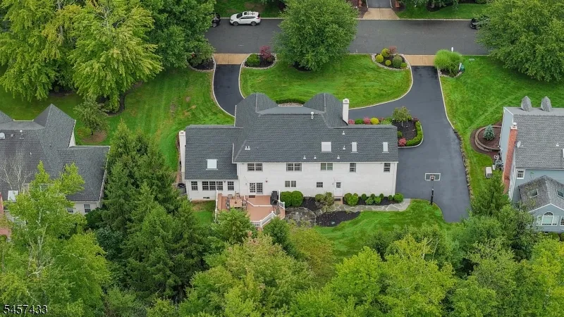 8 Downingtown Ct Warren, NJ 07059