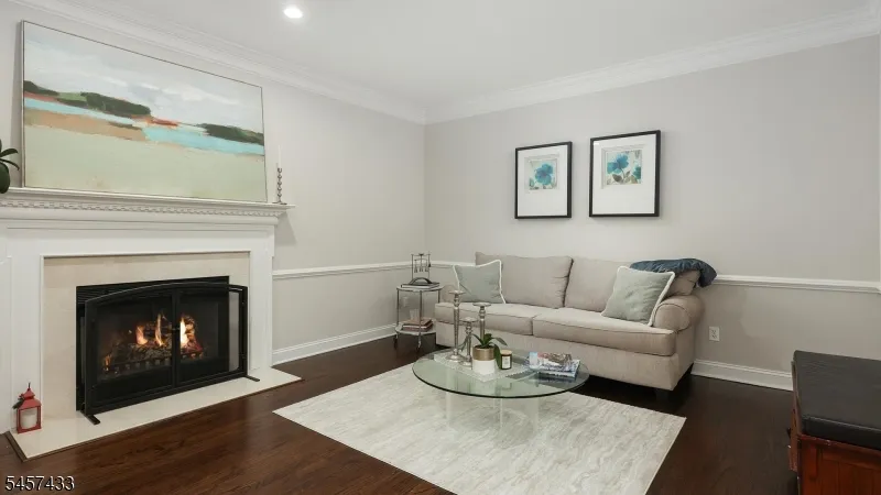 8 Downingtown Ct Warren, NJ 07059