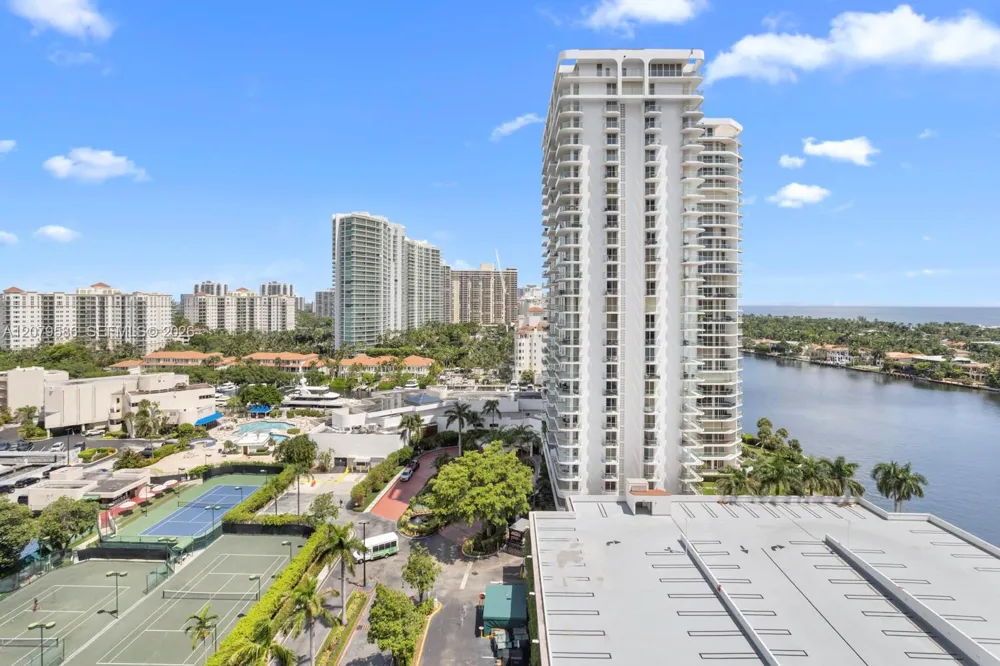 19667 W Turnberry Way #15-G Aventura, FL 33180