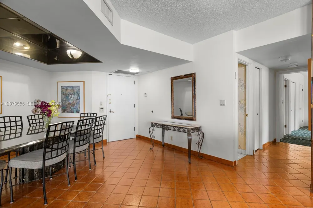 19667 W Turnberry Way #15-G Aventura, FL 33180