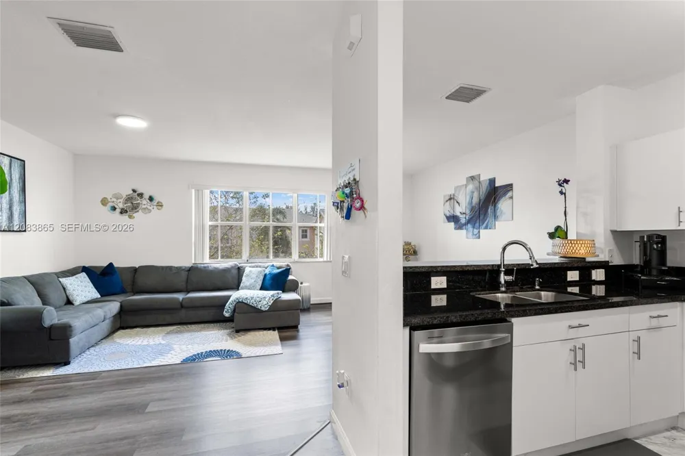 230 SE 29th Ave #21 Homestead, FL 33033