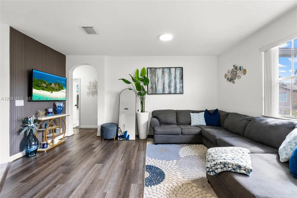 230 SE 29th Ave #21 Homestead, FL 33033