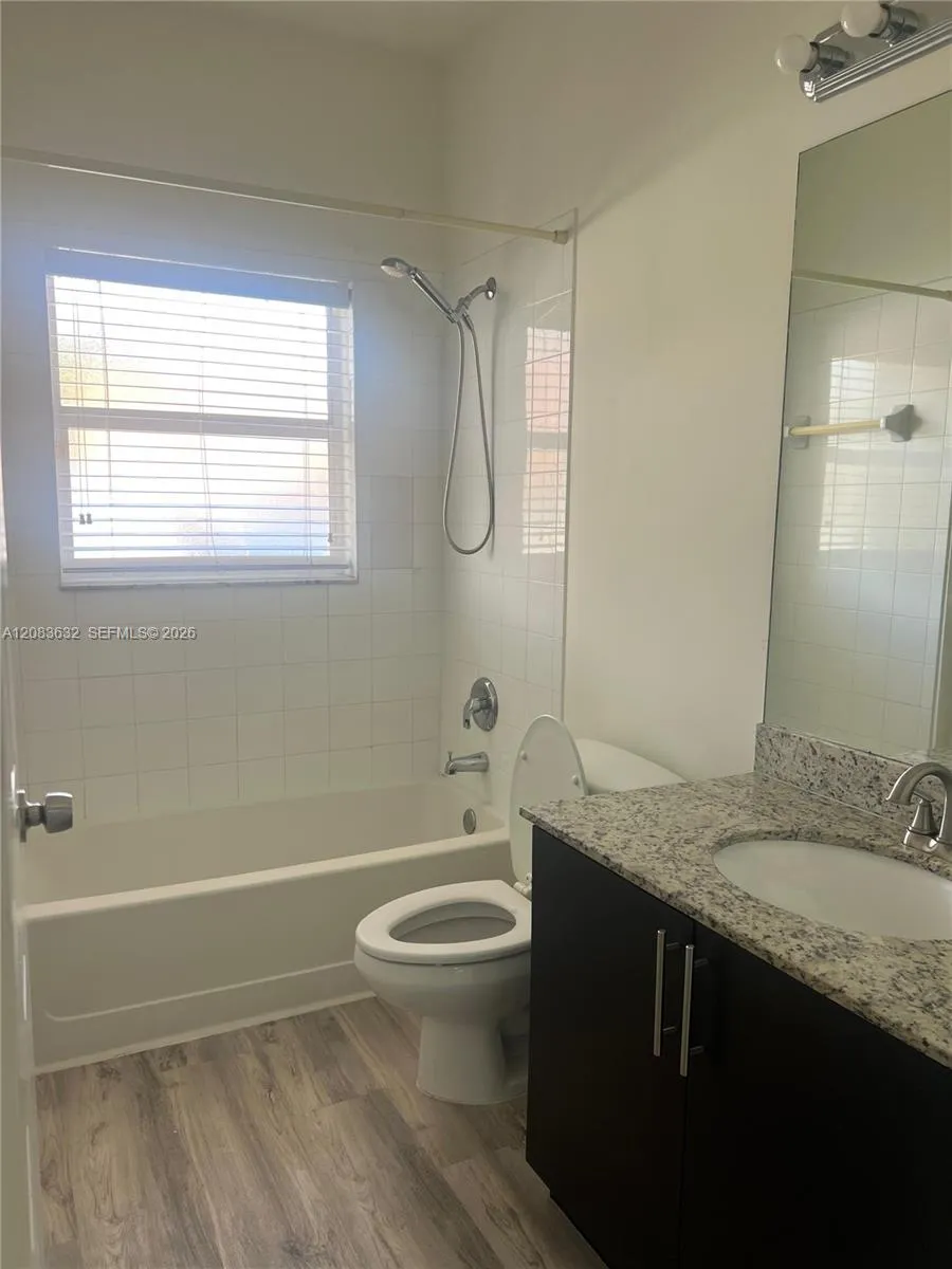 9040 NW 54th St #9040 Sunrise, FL 33351