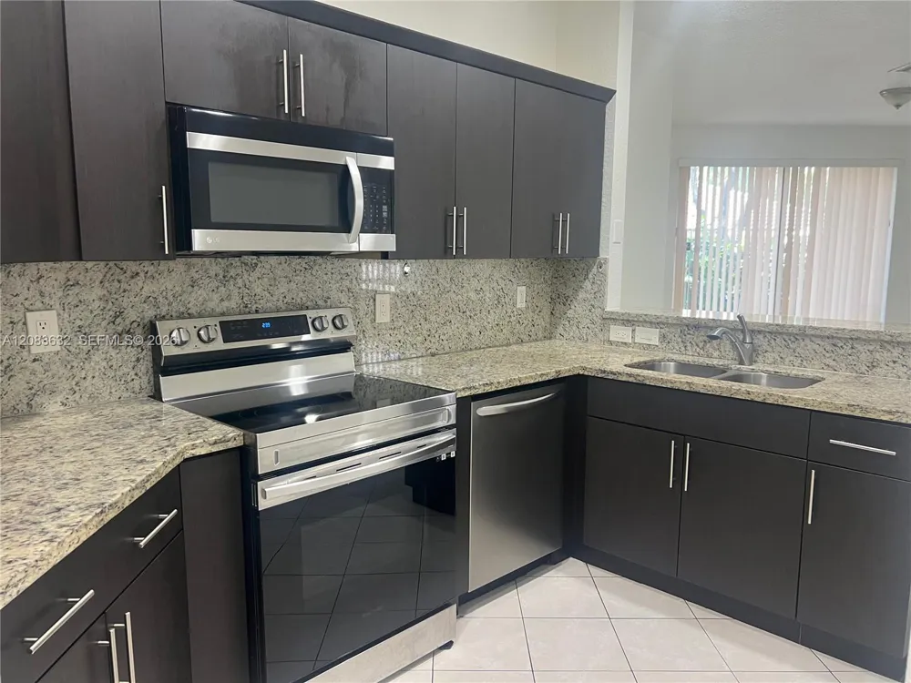 9040 NW 54th St #9040 Sunrise, FL 33351