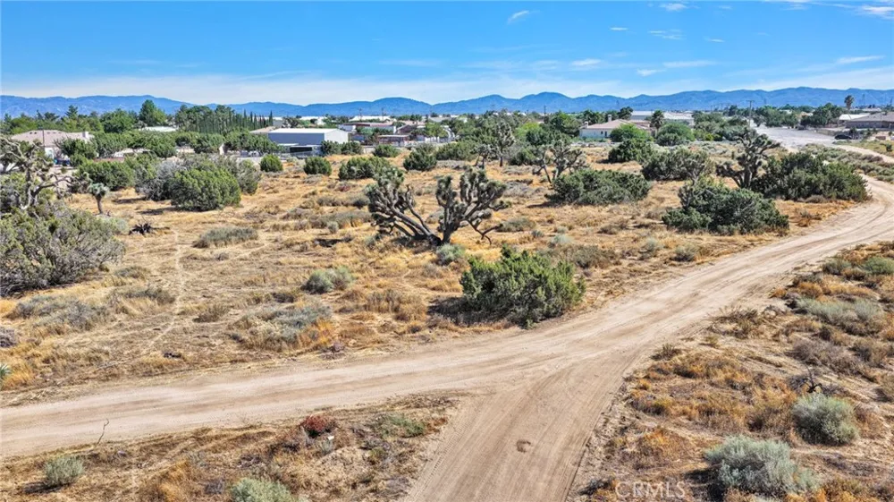 7879 Outpost Oak Hills, CA 92344