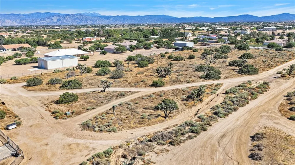 7879 Outpost Oak Hills, CA 92344