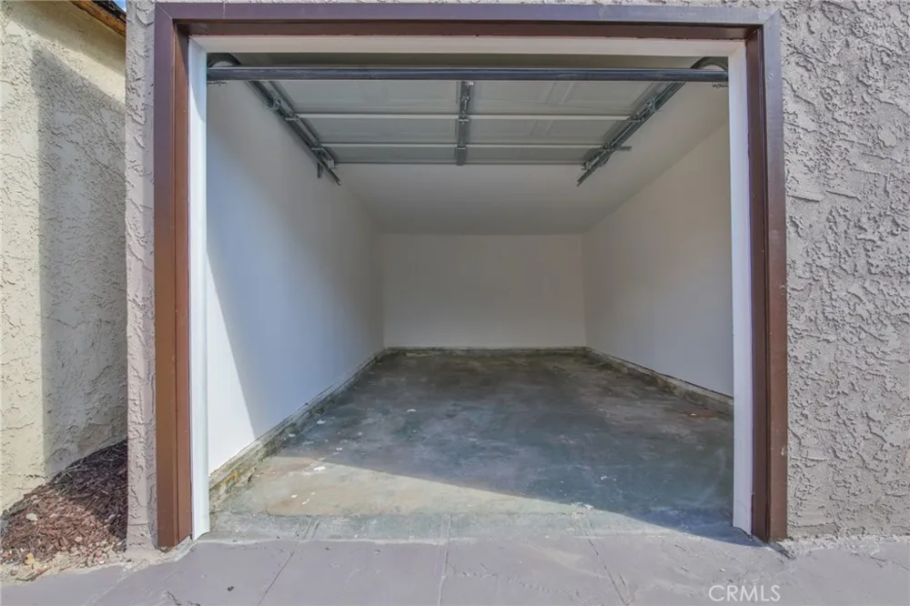 975 E 43rd Los Angeles, CA 90011