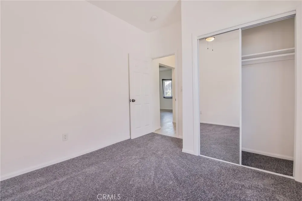 975 E 43rd Los Angeles, CA 90011