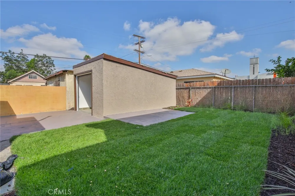 975 E 43rd Los Angeles, CA 90011