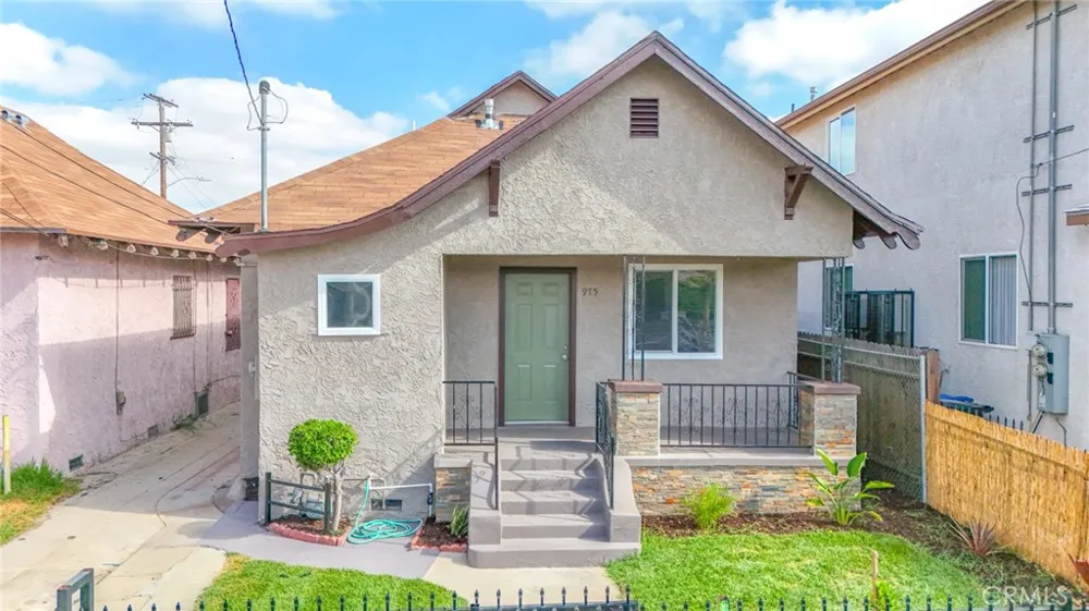 975 E 43rd Los Angeles, CA 90011