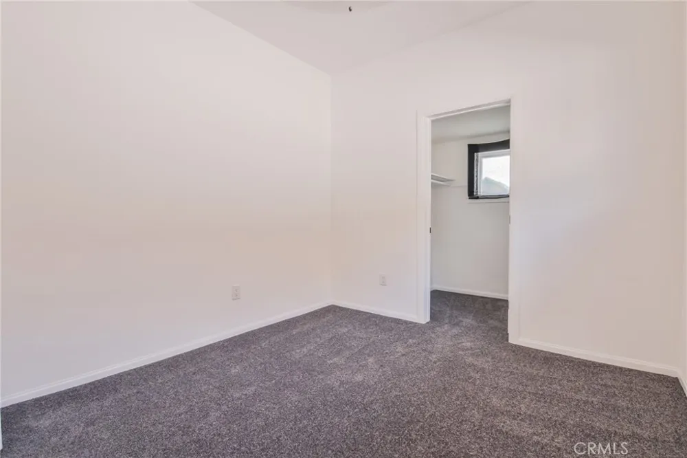975 E 43rd Los Angeles, CA 90011