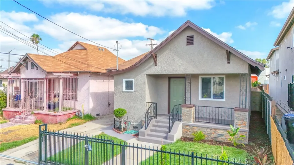 975 E 43rd Los Angeles, CA 90011