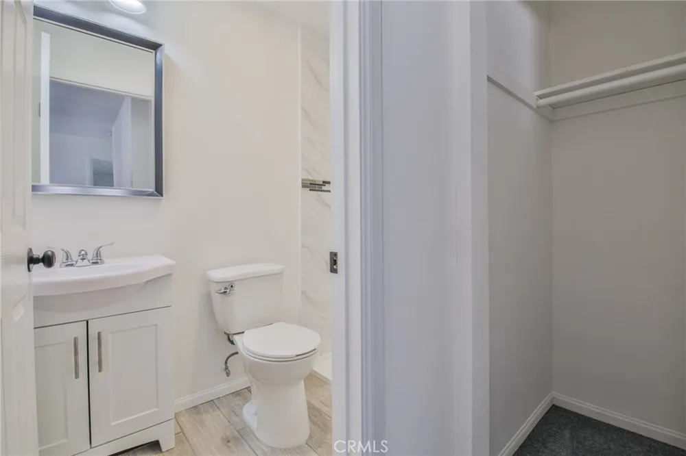 975 E 43rd Los Angeles, CA 90011