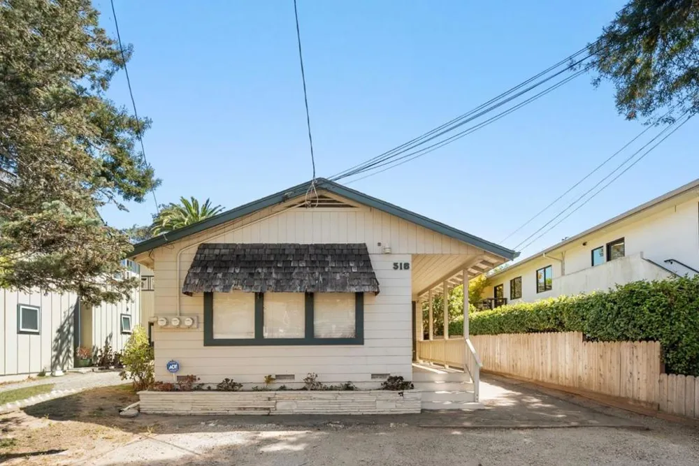 516 Capitola Avenue Capitola, CA 95010