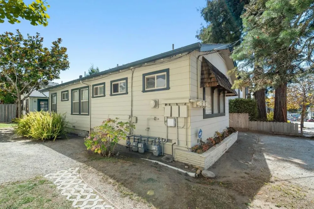 516 Capitola Avenue Capitola, CA 95010