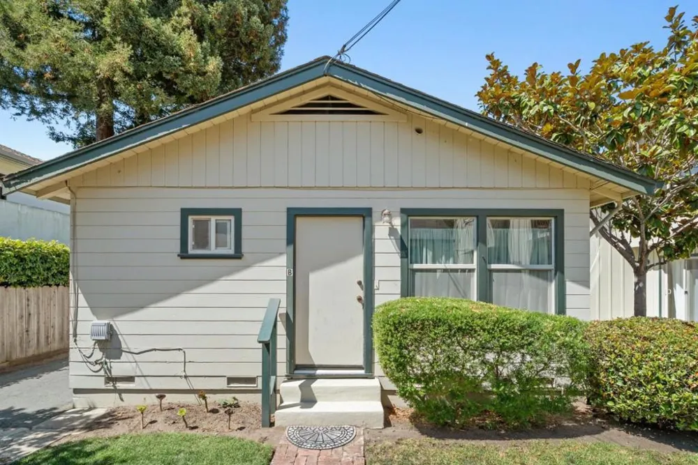 516 Capitola Avenue Capitola, CA 95010