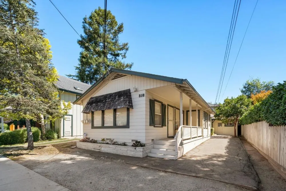 516 Capitola Avenue Capitola, CA 95010