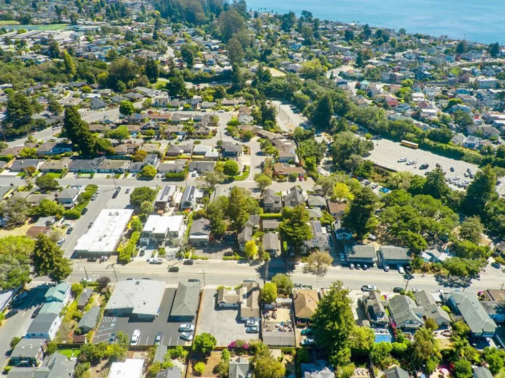 516 Capitola Avenue Capitola, CA 95010