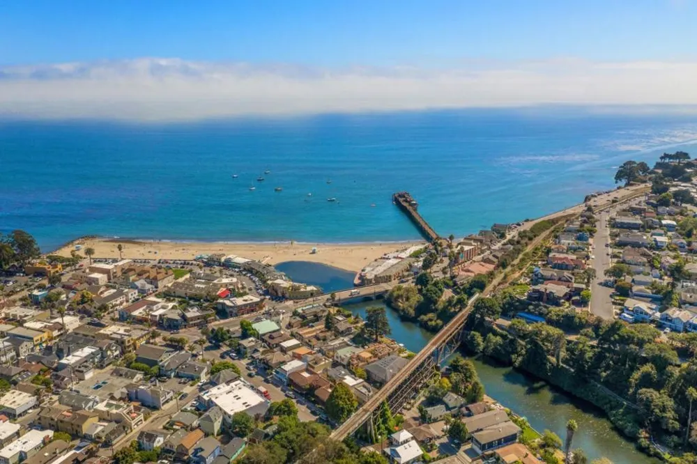 516 Capitola Avenue Capitola, CA 95010
