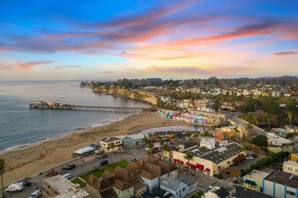 516 Capitola Avenue Capitola, CA 95010