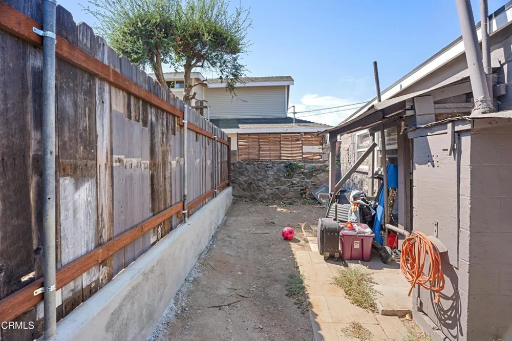 122 Bundren Street Oak View, CA 93022