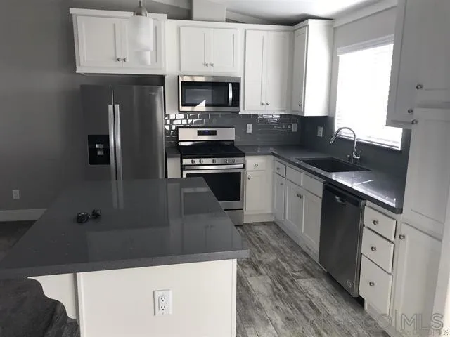 6670 GOODWIN San Diego, CA 92111