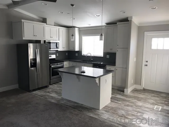 6670 GOODWIN San Diego, CA 92111