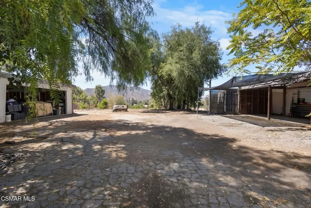 5631 Foothill Drive Agoura Hills, CA 91301