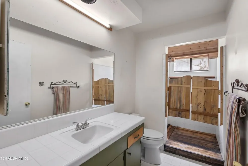 5631 Foothill Drive Agoura Hills, CA 91301