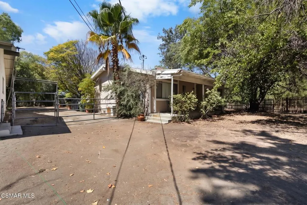 5631 Foothill Drive Agoura Hills, CA 91301