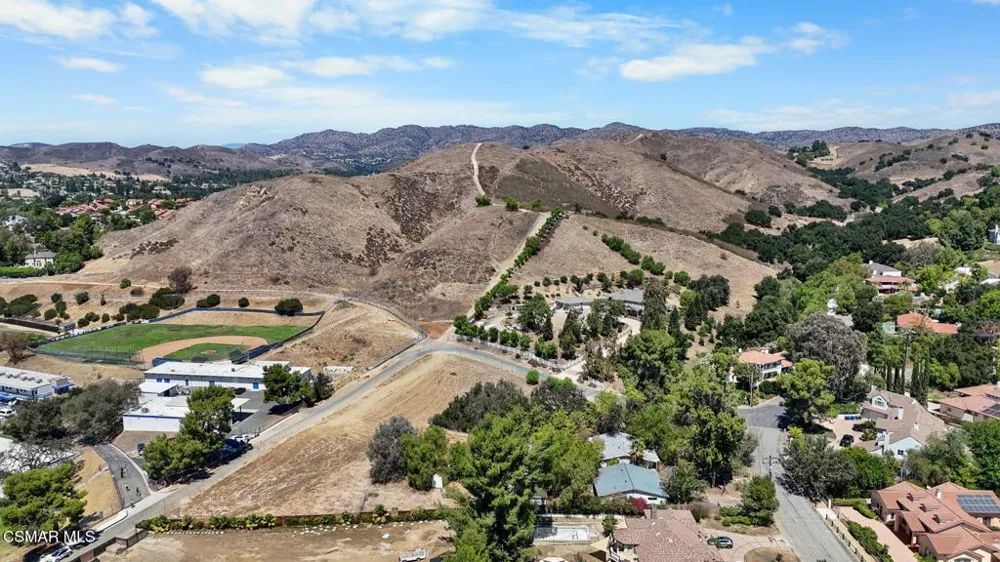 5631 Foothill Drive Agoura Hills, CA 91301