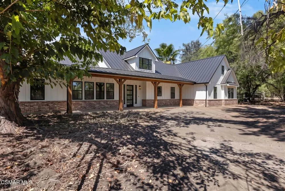 5631 Foothill Drive Agoura Hills, CA 91301
