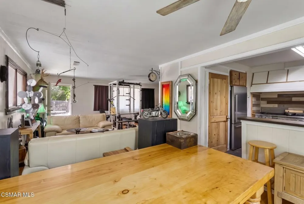 5631 Foothill Drive Agoura Hills, CA 91301