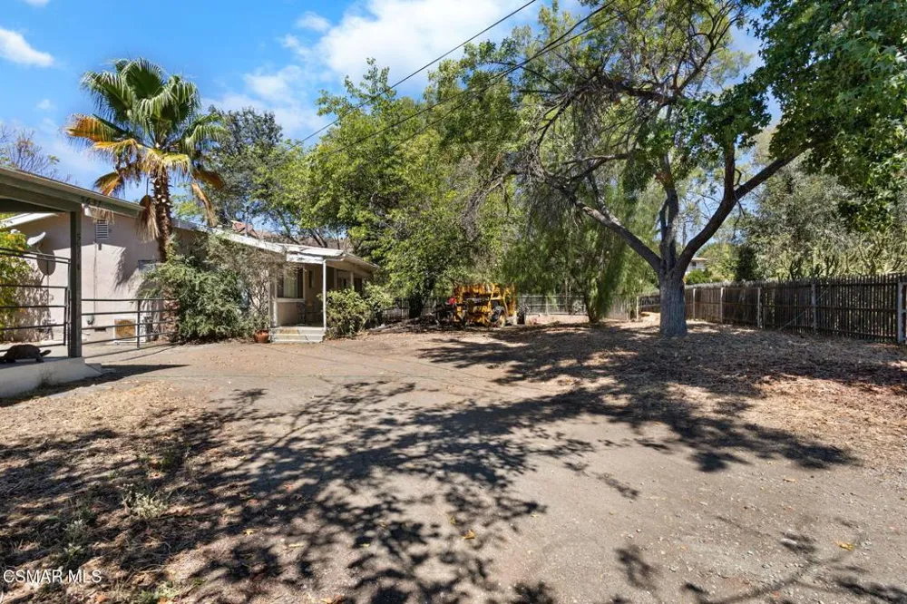 5631 Foothill Drive Agoura Hills, CA 91301
