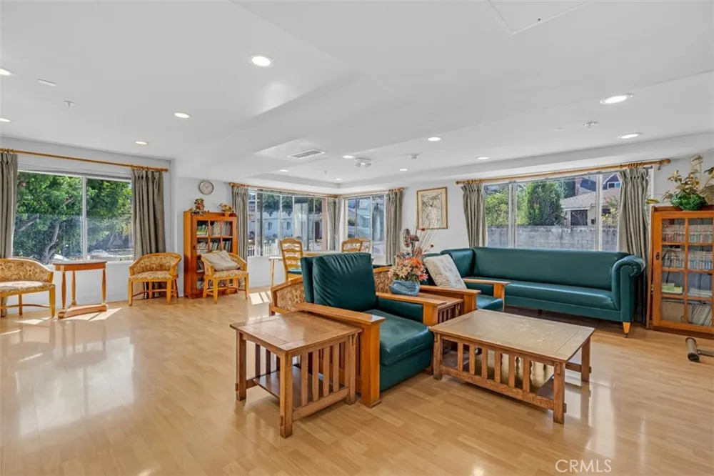 111 Marguerita Ave #106 Monterey Park, CA 91754