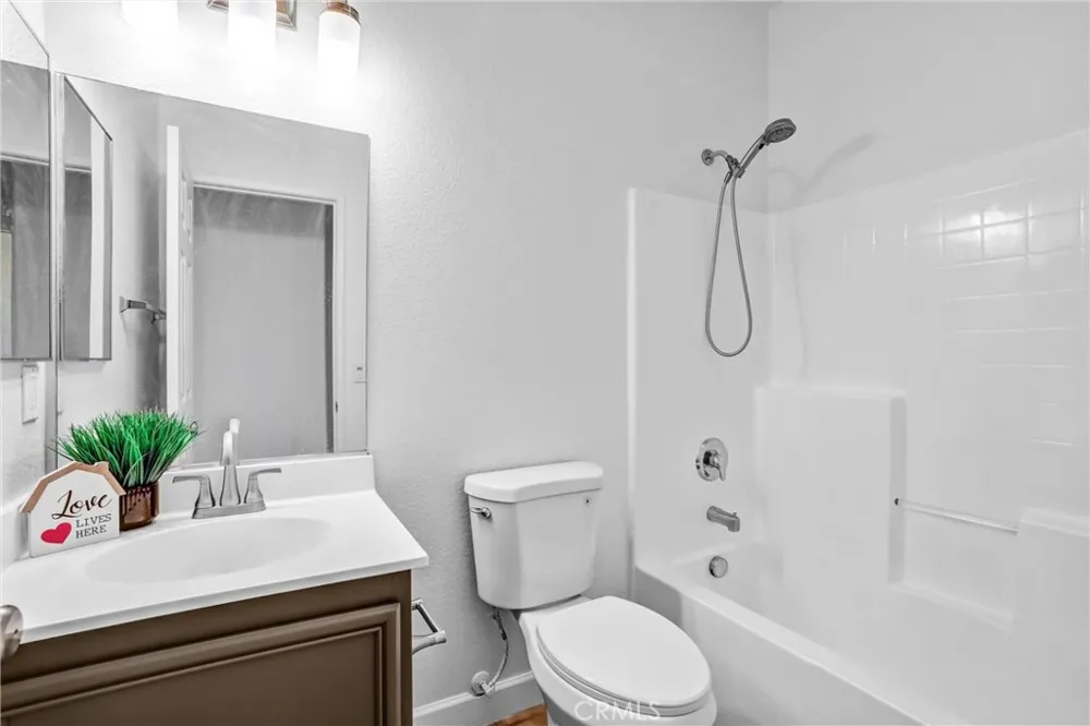 13584 Kitty Hawk Victorville, CA 92392