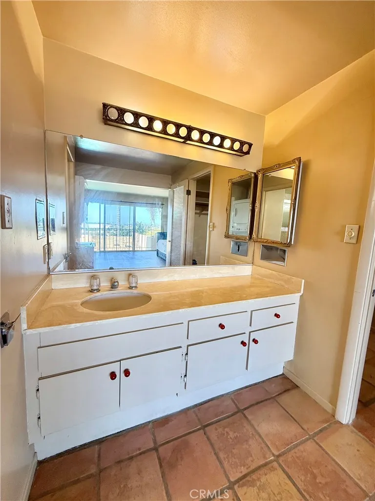 3927 Paseo de las Tortugas Torrance, CA 90505