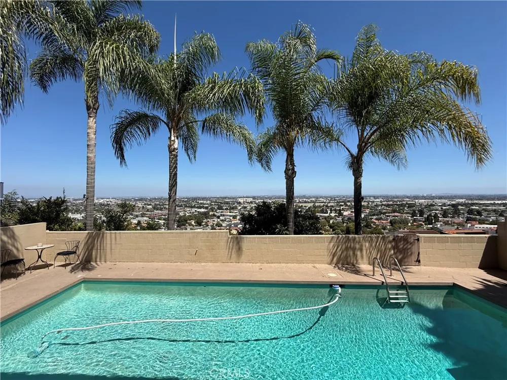 3927 Paseo de las Tortugas Torrance, CA 90505