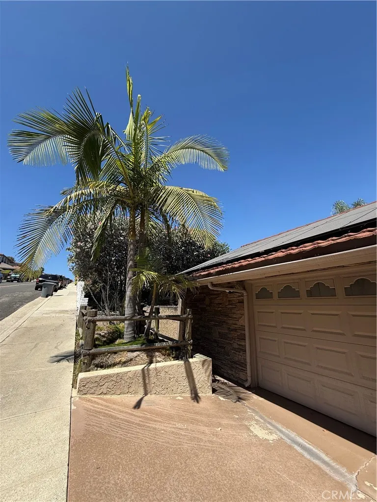 3927 Paseo de las Tortugas Torrance, CA 90505