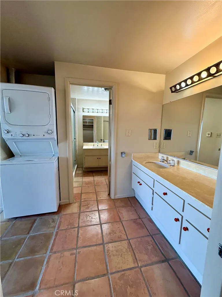3927 Paseo de las Tortugas Torrance, CA 90505