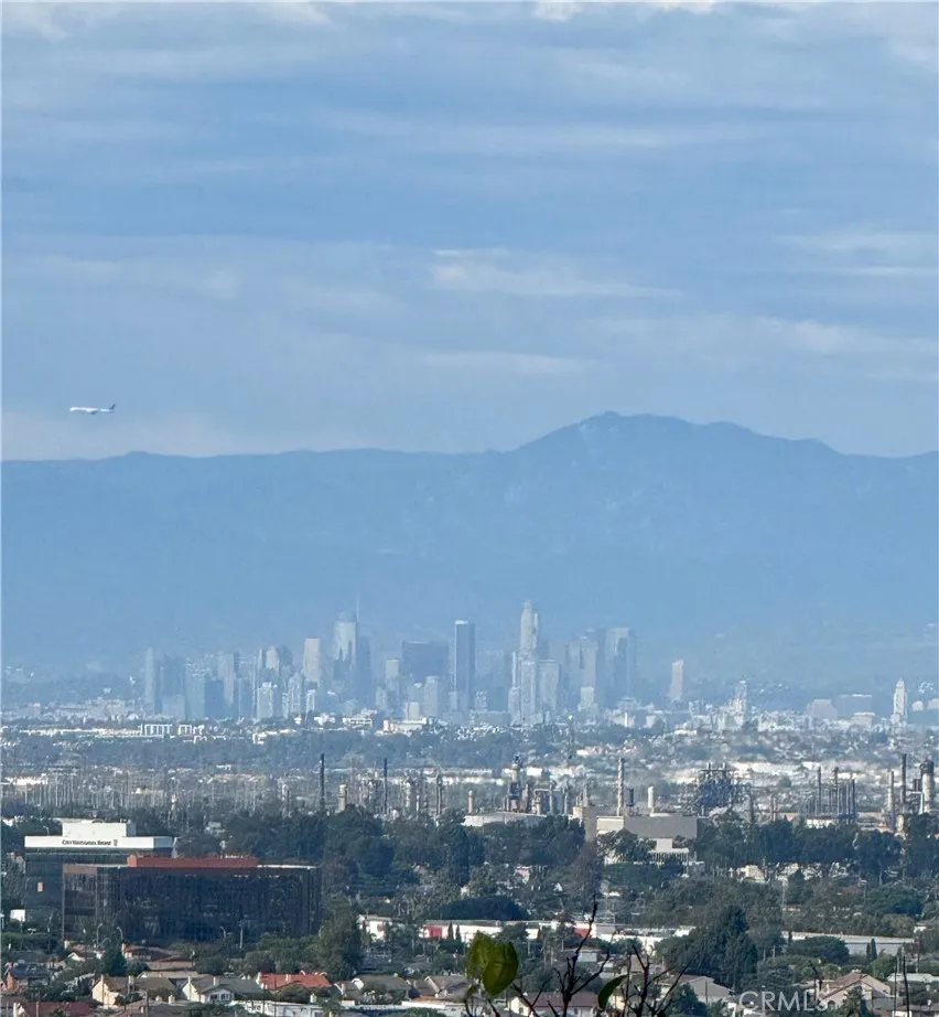 3927 Paseo de las Tortugas Torrance, CA 90505