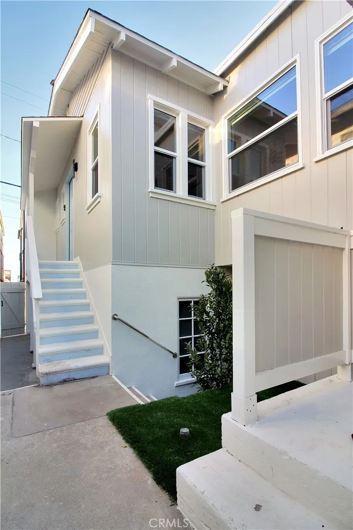 230 30th Street Hermosa Beach, CA 90254