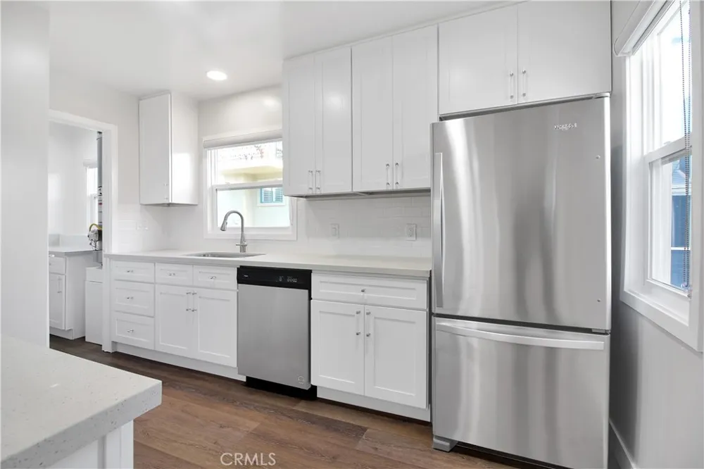 230 30th Street Hermosa Beach, CA 90254