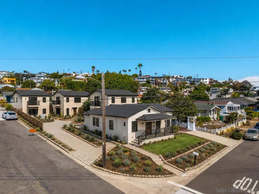 5007 Savannah St San Diego, CA 92110
