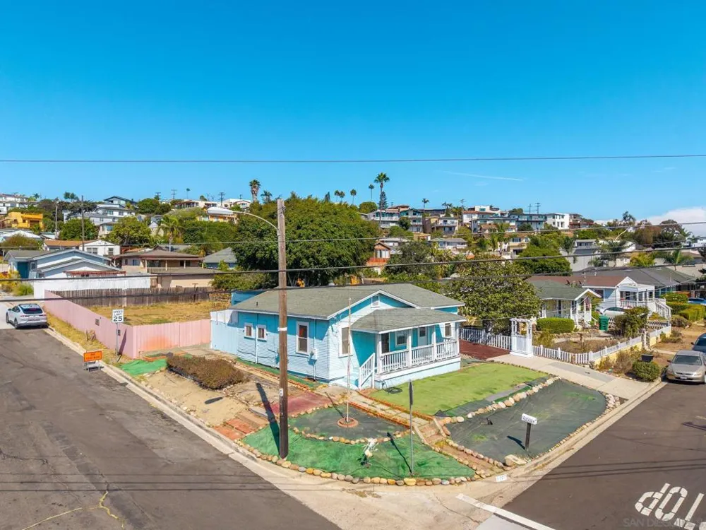 5007 Savannah St San Diego, CA 92110