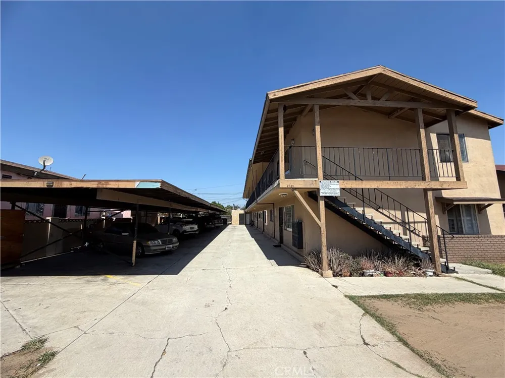 4329 E 55th Street #B Maywood, CA 90270