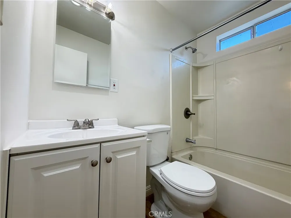 4329 E 55th Street #B Maywood, CA 90270