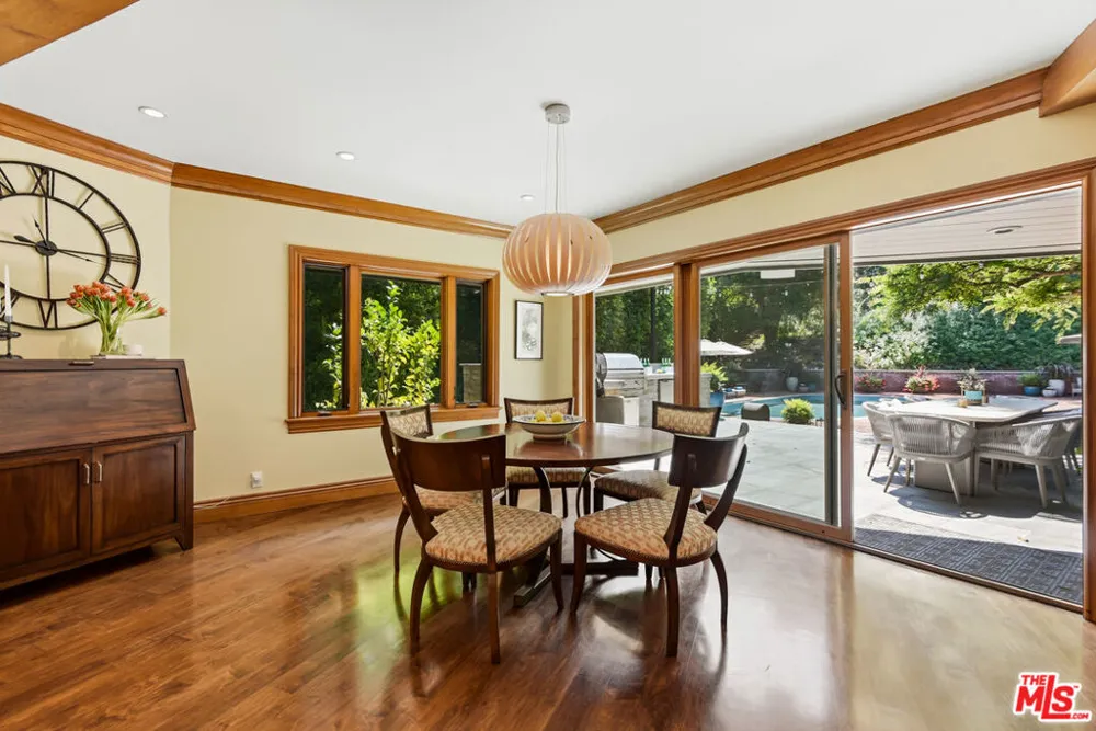 15946 Woodvale Road Los Angeles, CA 91436